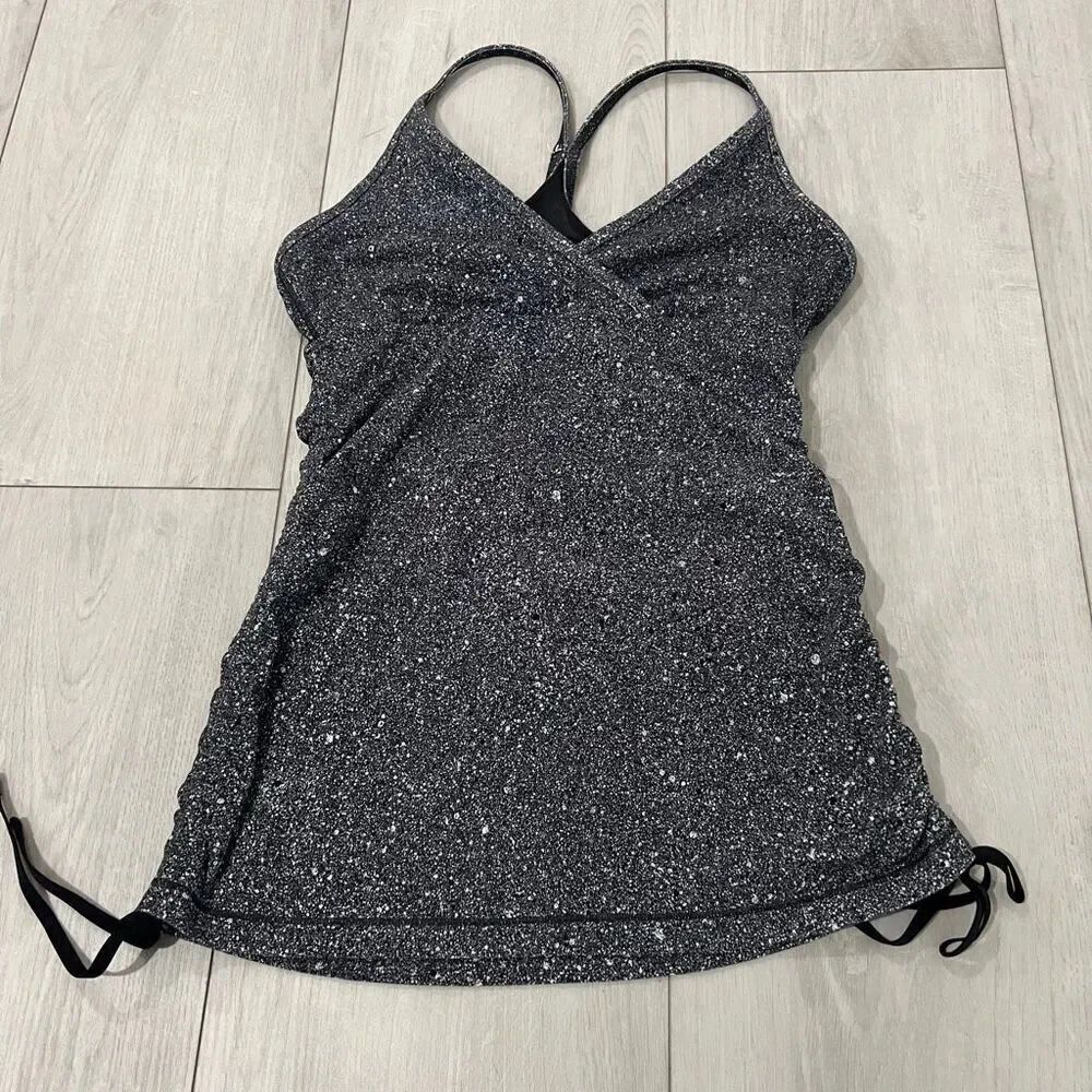 Lululemon women’s tank top size 6